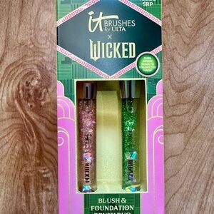 IT Cosmetics Limited EditionWicked Blush & Foundation Brush Duo - Pink and Green